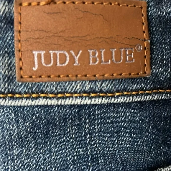 Judy Blue Women’s Skinny Fit Denim Capri size 13/31 - Picture 7 of 7